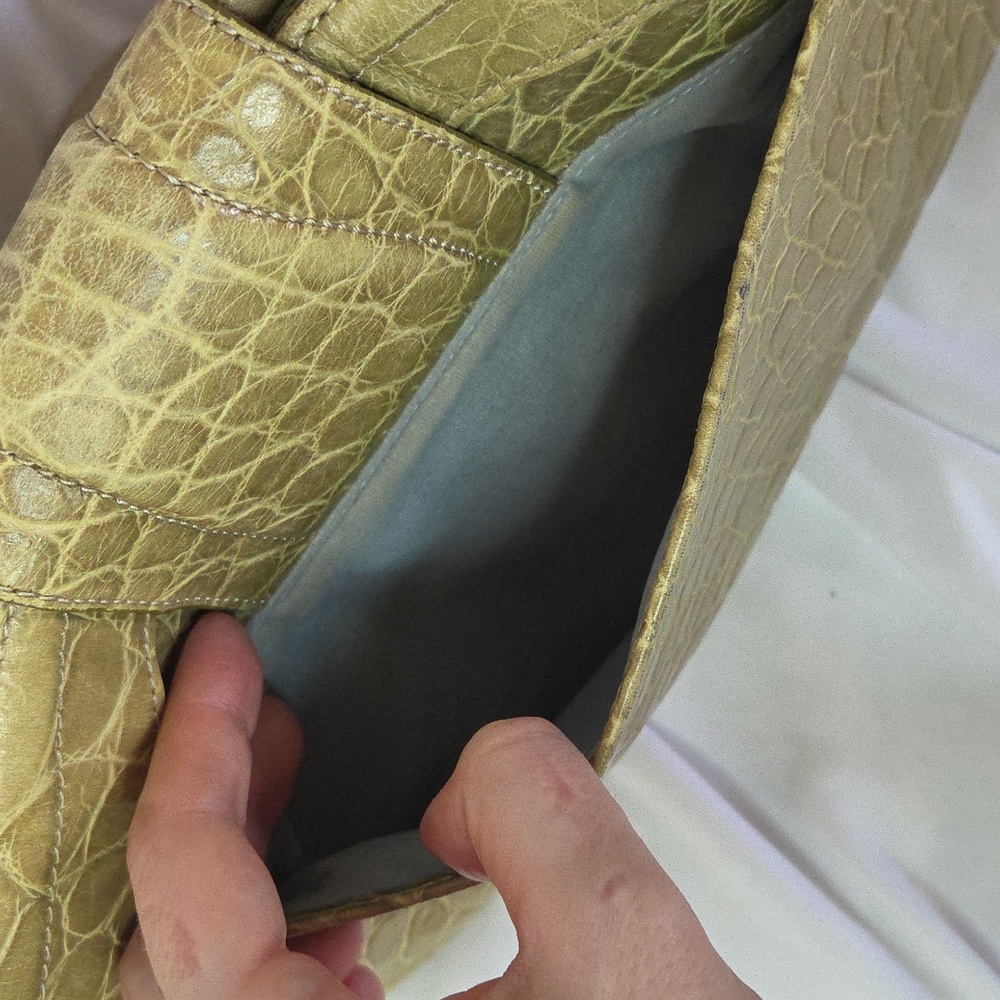Vintage Brahmin Crocodile Embossed Olive Green Leather Crossbody Purse - Picture 17 of 17
